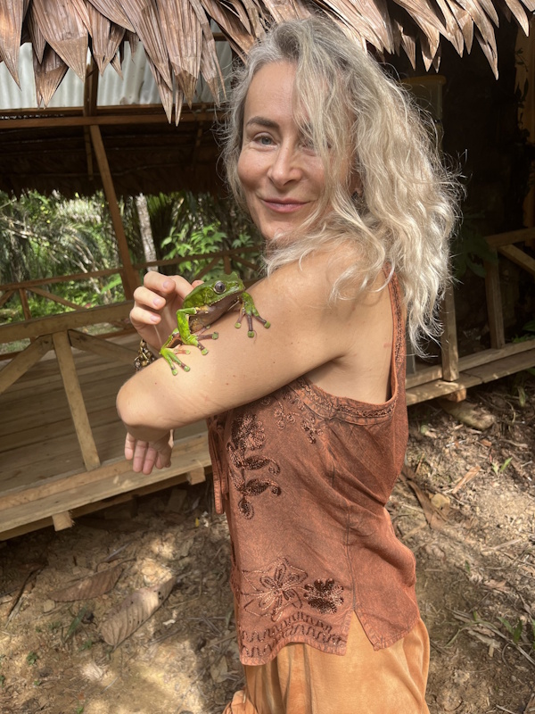 Kambo Choices Marketa Pavlacikova frog
